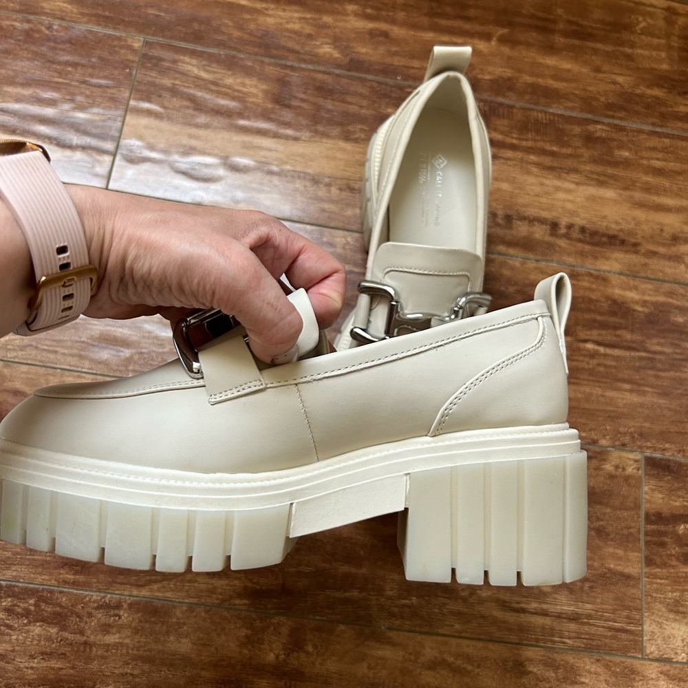 Call it spring “Roma” loafers - Picture 2 of 4